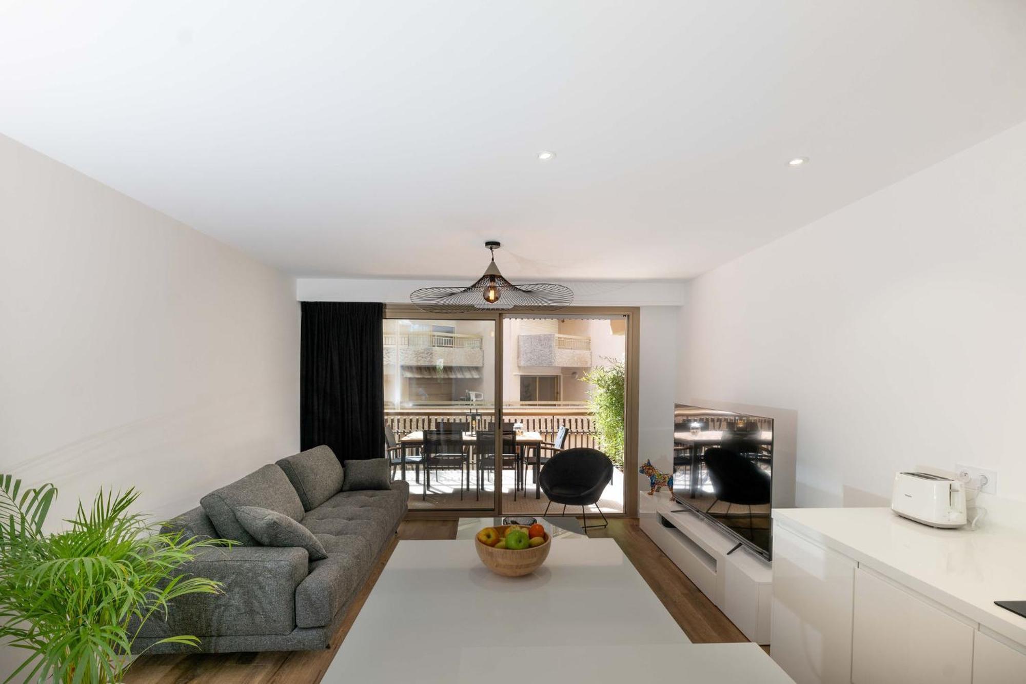 Somptueux Appartement 20M Plages Avec Vue Mer อองทีบส์ ภายนอก รูปภาพ
