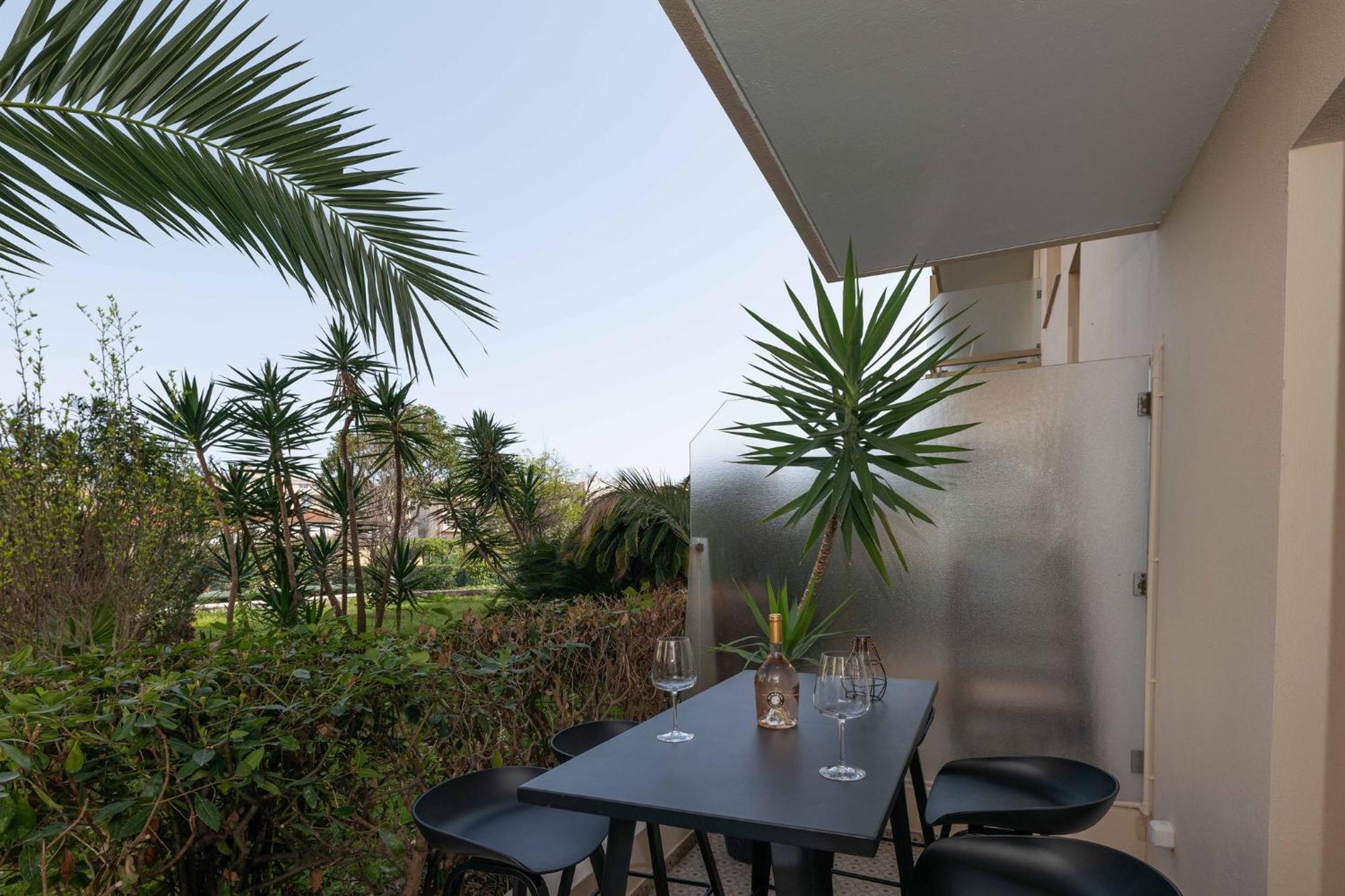 Somptueux Appartement 20M Plages Avec Vue Mer อองทีบส์ ภายนอก รูปภาพ