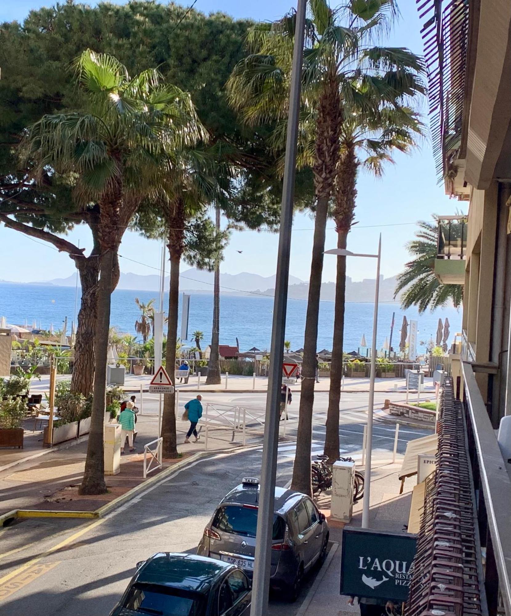 Somptueux Appartement 20M Plages Avec Vue Mer อองทีบส์ ภายนอก รูปภาพ